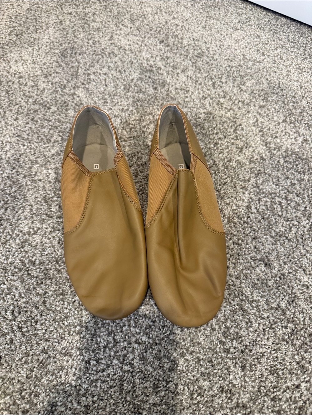 Tan Slip-On Jazz Dance Shoes Size 9.5 โ Split Sole